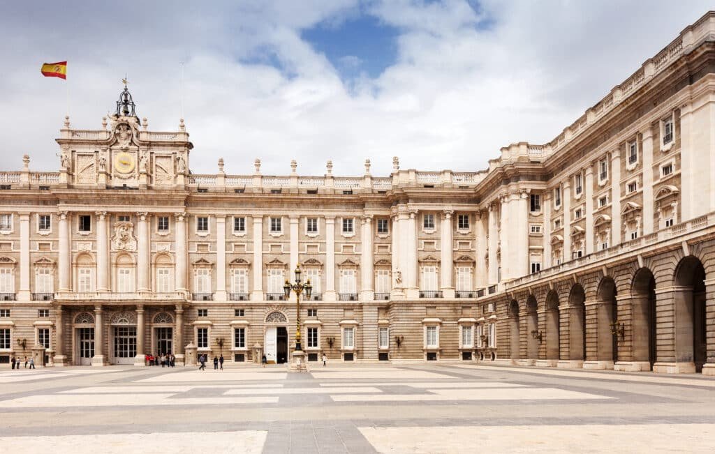 7 monumentos que ver en madrid - 4 latas