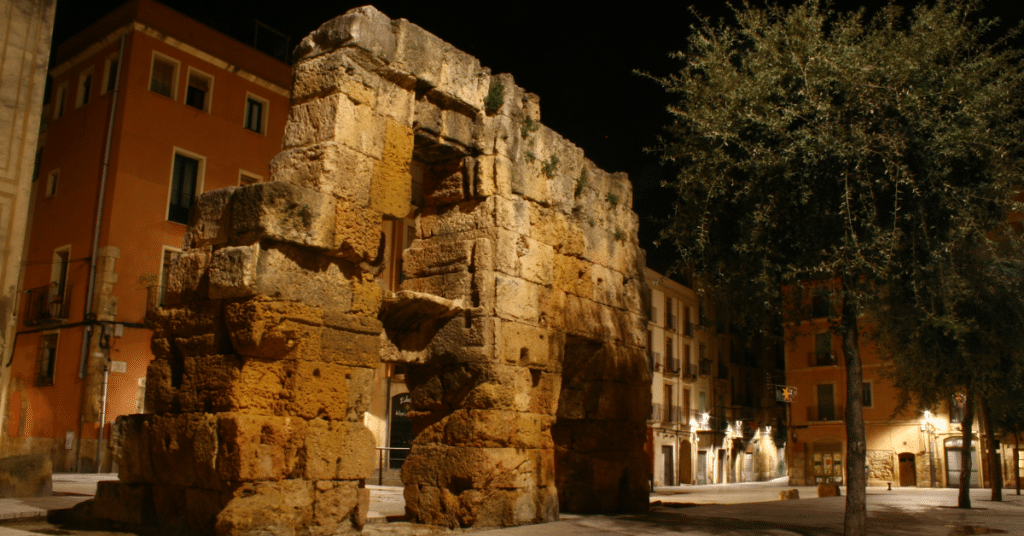 Descubre la esencia de la Plaça de la Font